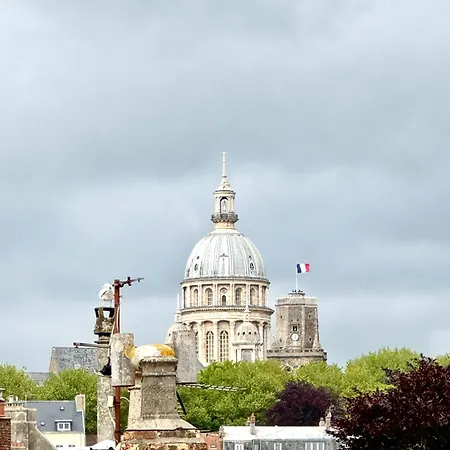 La Petite Matelote Lumineux - Vue Cathedrale Булонь-сюр-Мер