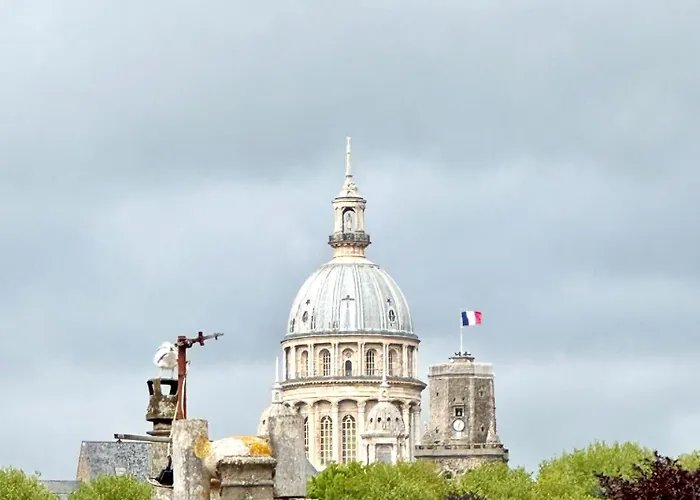 La Petite Matelote Lumineux - Vue Cathedrale Boulogne-sur-Mer